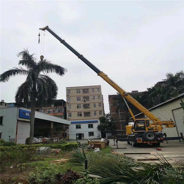 石阡12吨吊车出租一天的收费标准是什么