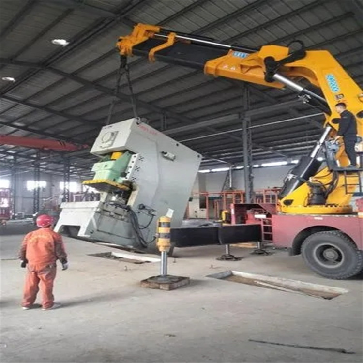 石阡80吨折臂吊车出租附近电话